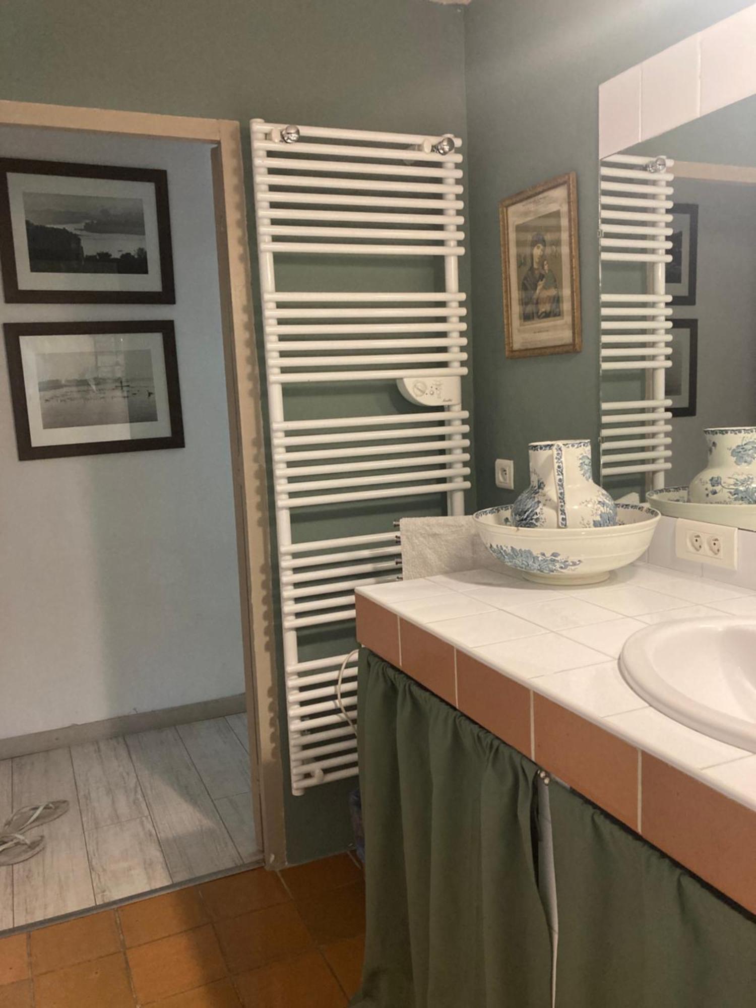 Appartement Complet Ou 2 Chambres De Charme En Centre-Ville Arlés Exterior foto